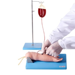 Braço Simulador Pediátrico para Treinamento de Injeção Intravenosa