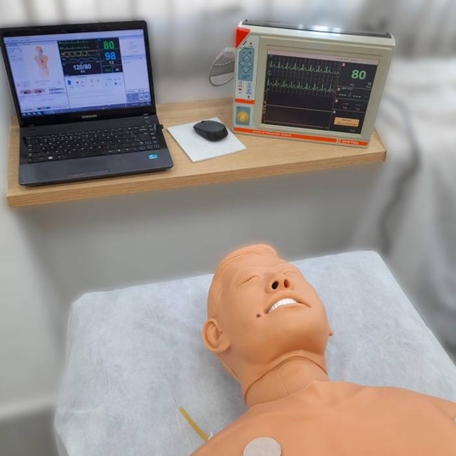 Manequim Simulador ACLS de Suporte Avançado de Vida com Software e Comunicação Wireless-97353f53-6212-477b-b35e-758f558728a1