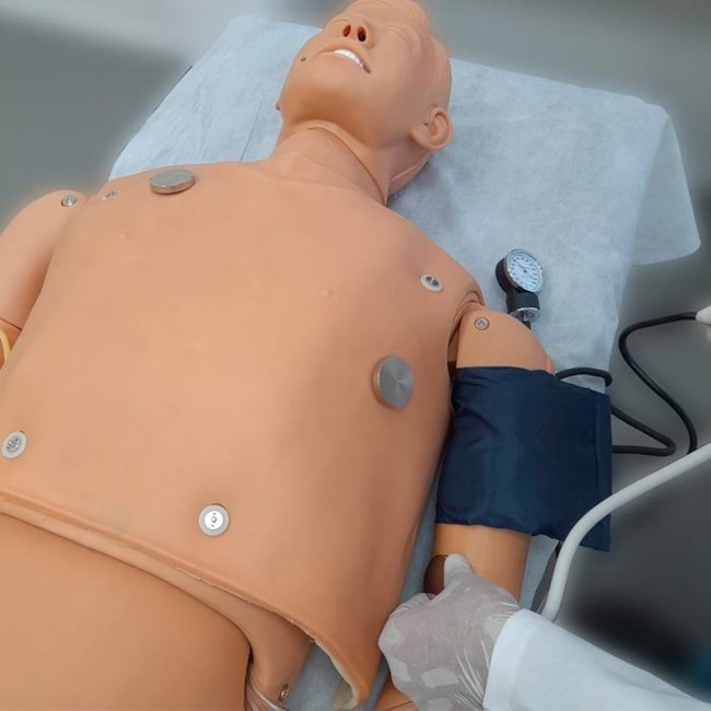 Manequim Simulador ACLS de Suporte Avançado de Vida com Software e Comunicação Wireless-6fe85d34-d8be-4638-a249-31ab94cb2ee8