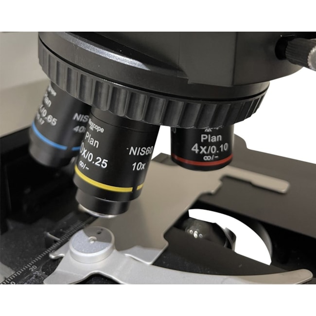 Microscoópio Binocular Planacromático Infinito 1000x com display digital e cabeçote codificado-3779fb26-4165-4b2a-b1e3-def1b862f065