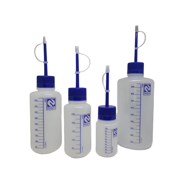 Pisseta Graduada Bico Reto 250ml-a7d5646e-3e72-47ec-8c6f-8058227a655a
